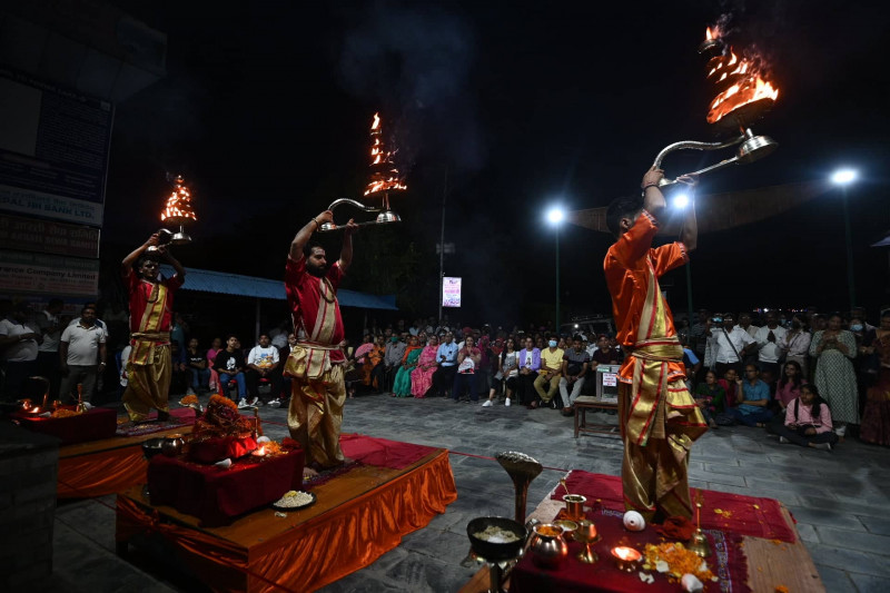 फेवा तालको किनारामा गंगा आरती (फोटो फिचर) 